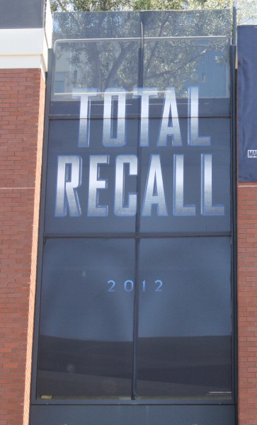 total-recall-comic-con-poster-363x600