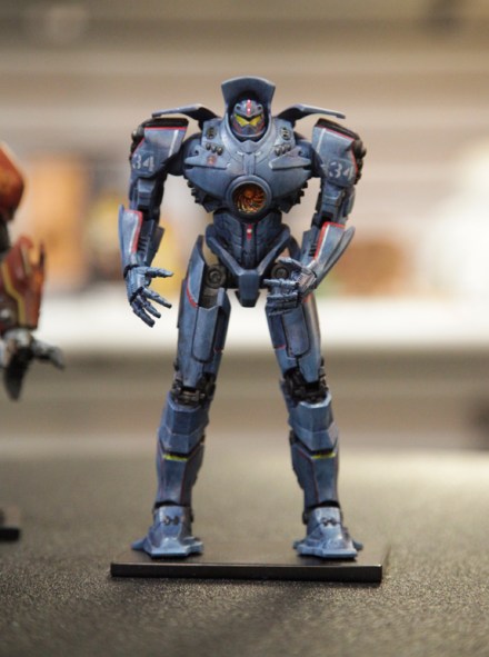 PACIFIC RIM 2 GIPSY DANGER