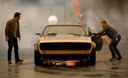 transformers-4-age-of-extinction-mark-wahlberg-jack-reynor-600x370