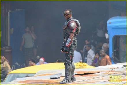 captain-americas-new-weapon-is-a-enter-our-poll-39